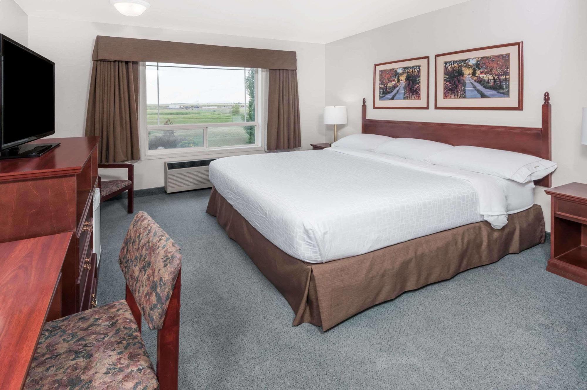 Super 8 By Wyndham High River Ab Buitenkant foto