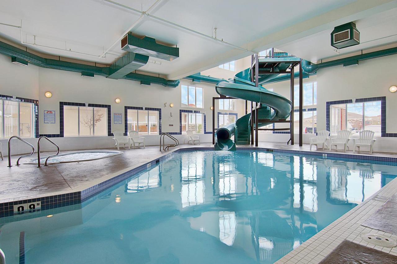 Super 8 By Wyndham High River Ab Buitenkant foto